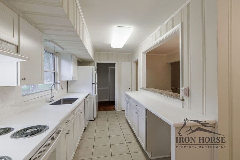 Athens House: 160 Harold Drive