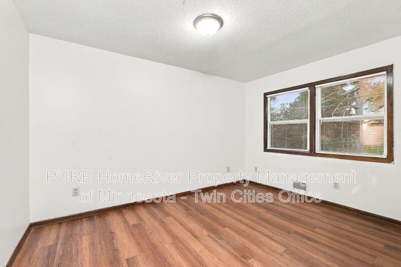 Brooklyn Park House: 7441 Major Ave N