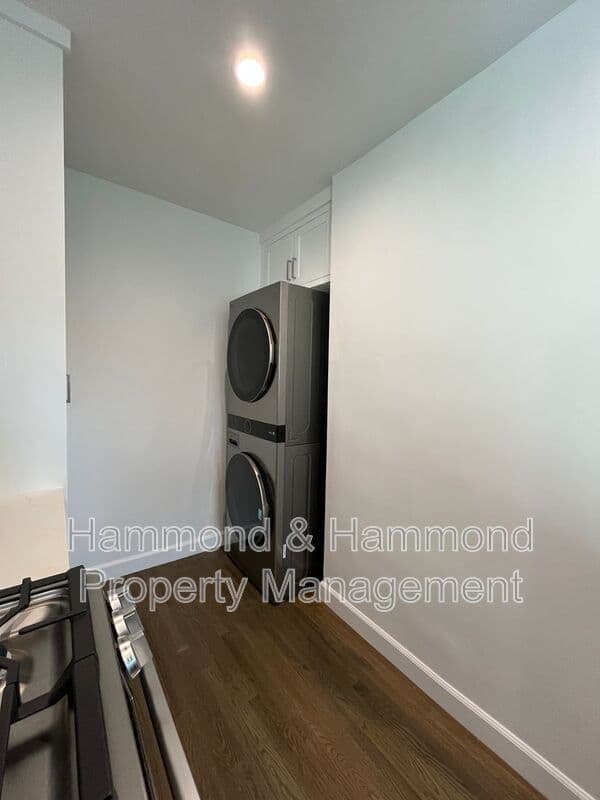 Sherman Oaks House: 13607 Huston St.
