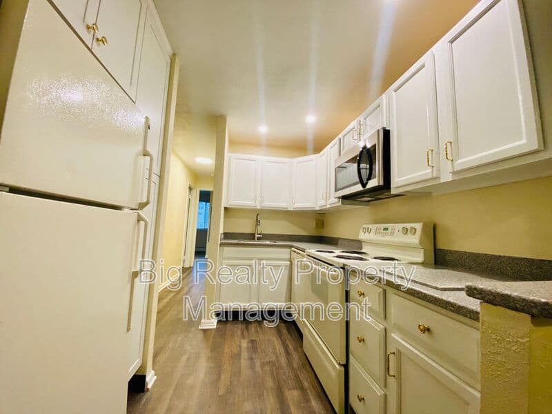 Spring City Condo: 120 N Penn St