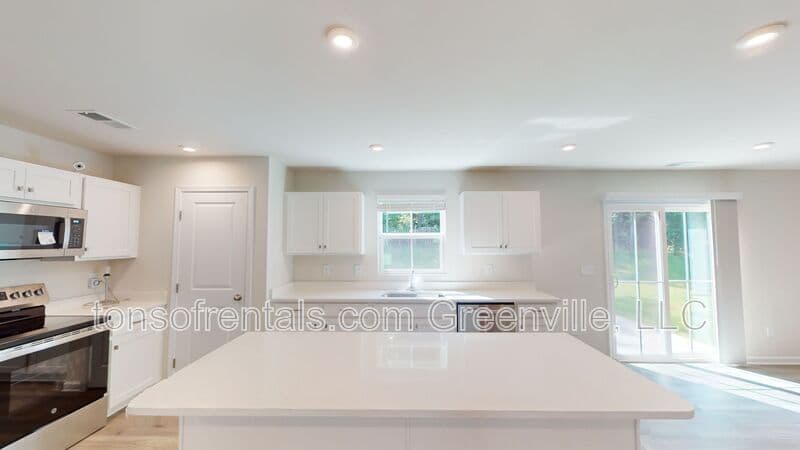 Greenville House: 848 Throckmorton Ct.