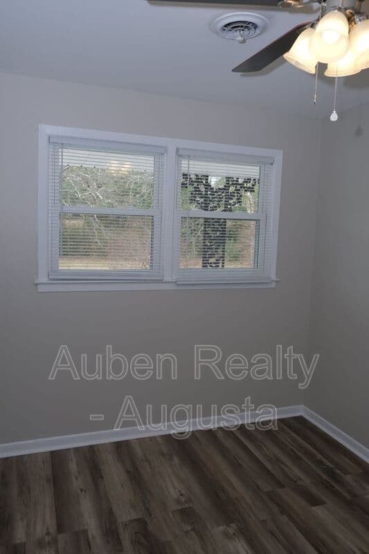 Augusta House: 1604 Johns Road