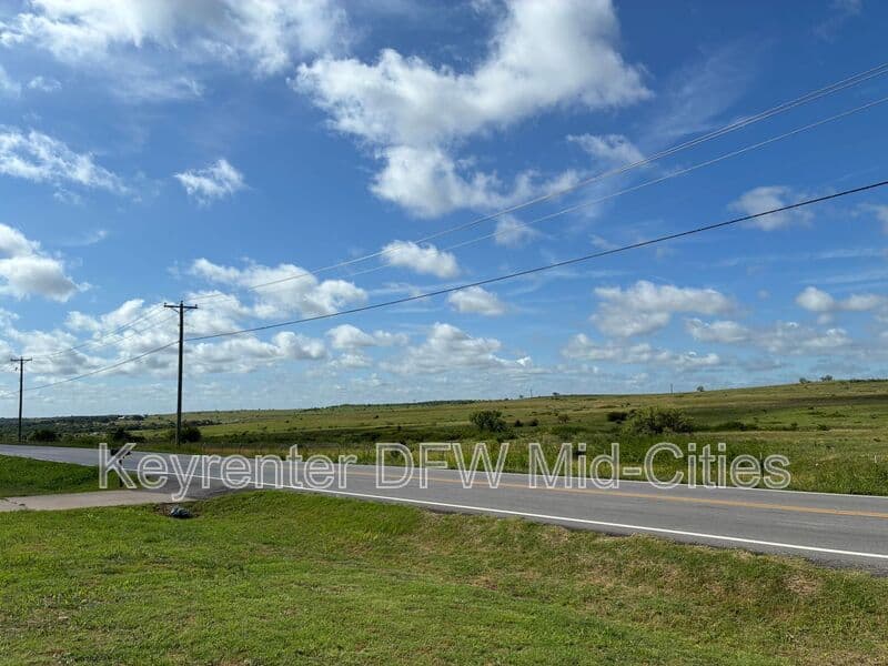 Fort Worth House: 13320 White Settlement Road