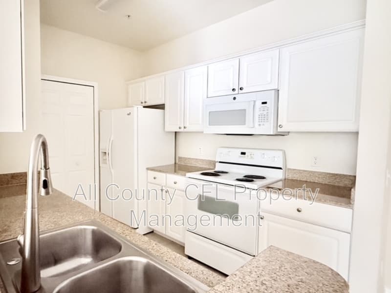 Winter Garden Condo: 417 Southern Pecan Circle