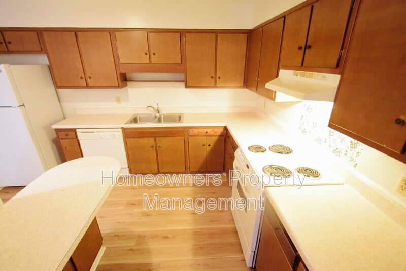 Fayetteville House: 599 Winding Creek Rd