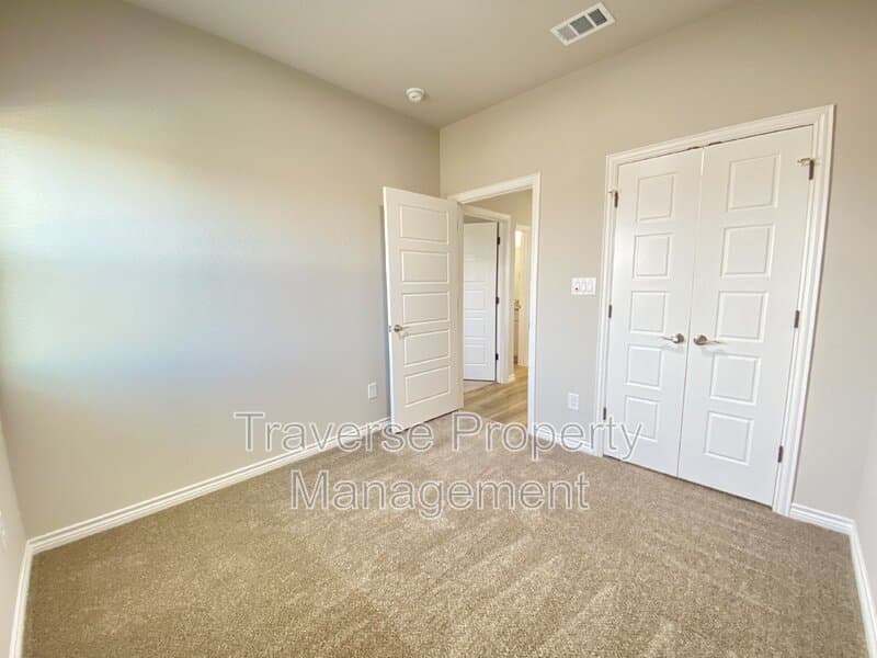 Fort Worth House: 1309 Arizona Ave