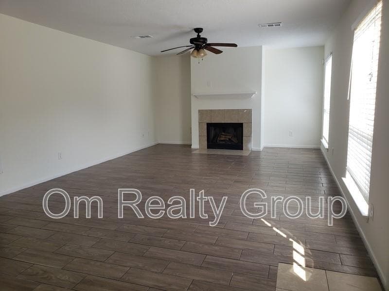 Katy House: 6655 Stonefort Court