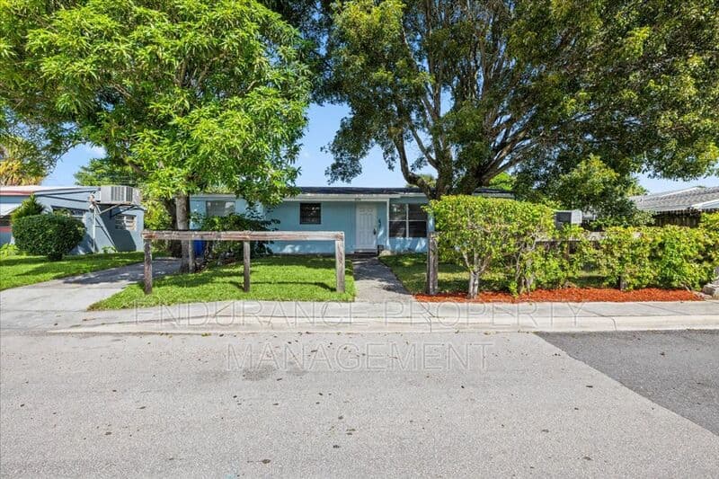 Riviera Beach House: 1130 W 23rd Street