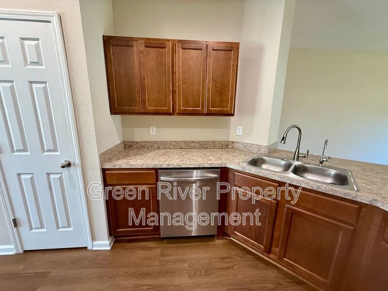 Jacksonville House: 4474 Civic Way