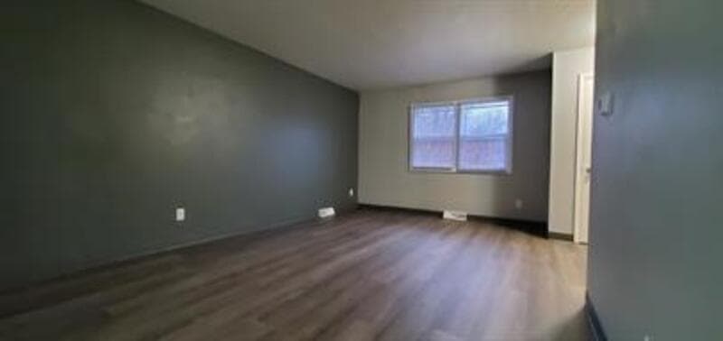 Menasha Condo: 991 7th Street - B