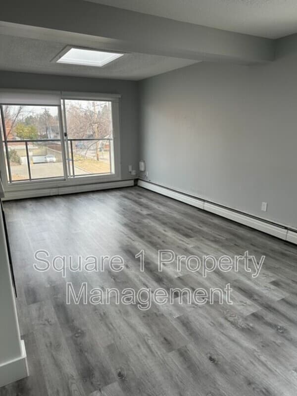Edmonton Condo: 11045-128 Street