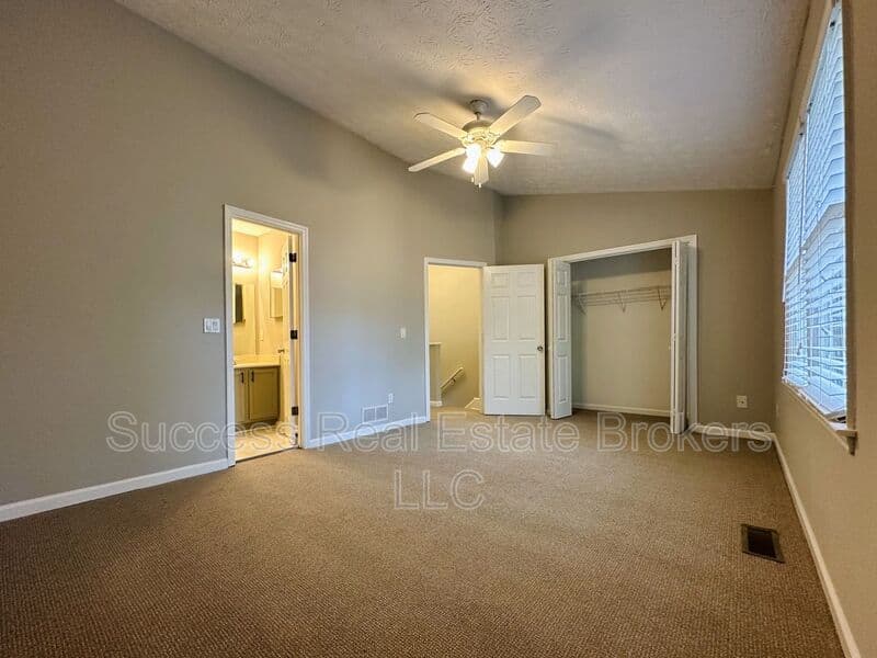 Kennesaw House: 1016 Kennesborough Rd NW