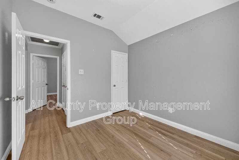 Fort Worth House: 8205 Mule Deer Run
