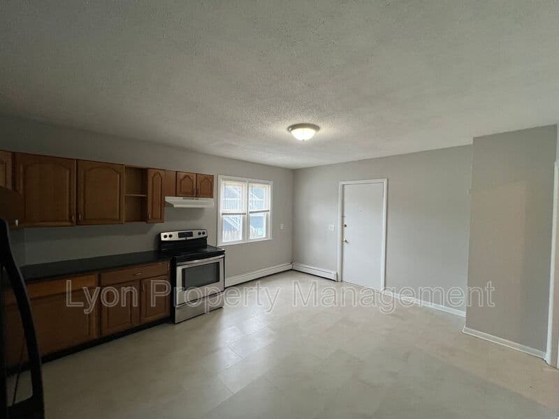 New London Condo: 53 Prest St