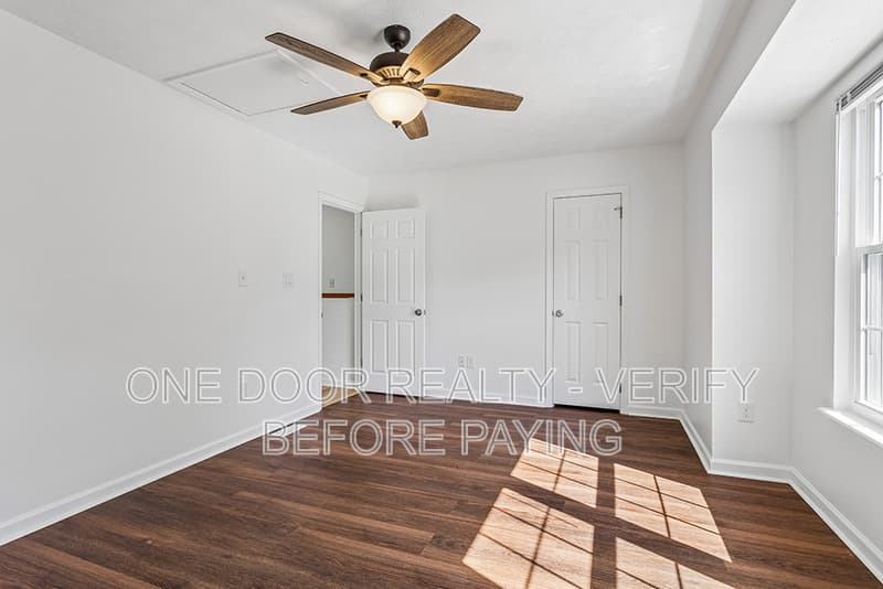 Williamsburg House: 139 Raintree Way