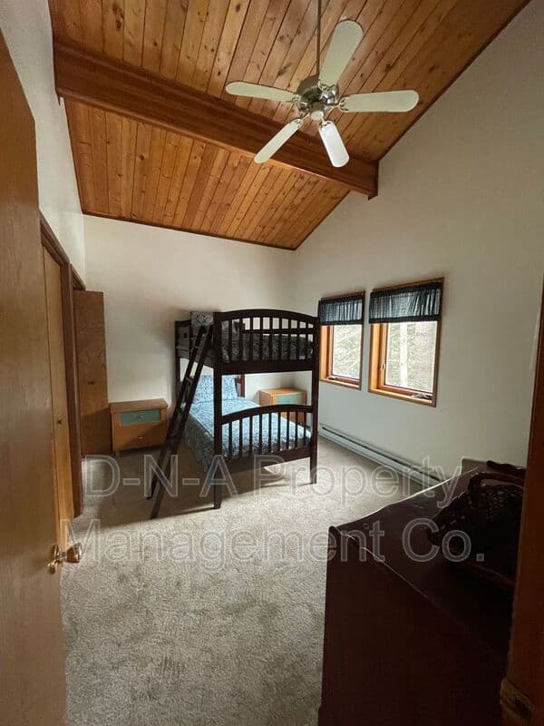 Cresco House: 3530 Spruce Cabin Road