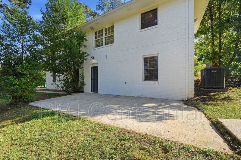 Decatur House: 3438 Springside Drive