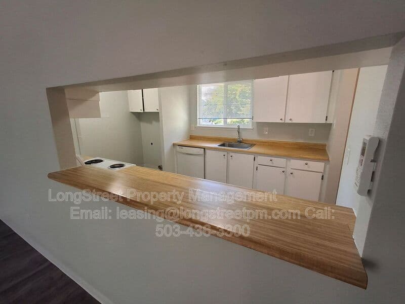 Tigard Condo: 11359 SW Greenburg Rd