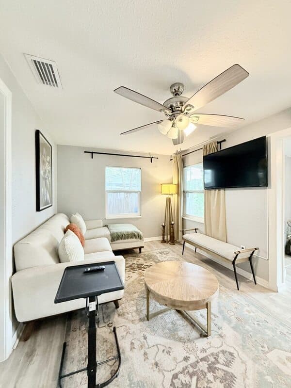 St. Petersburg House: 4528 70th Street North
