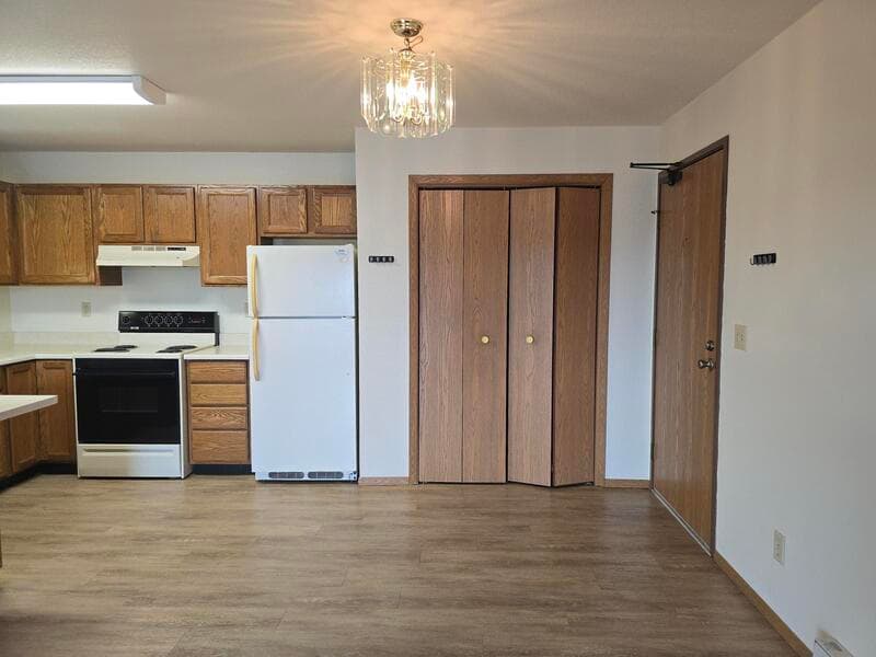 Seymour Condo: 230 Robbins Street - 6