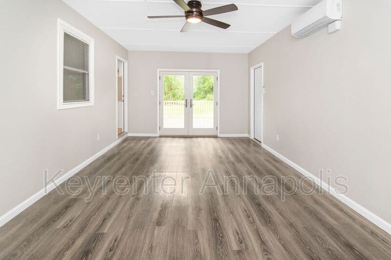 Crownsville House: 840 Valentine View