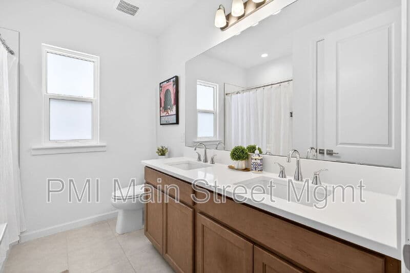 St. Cloud House: 6604 Quest Street