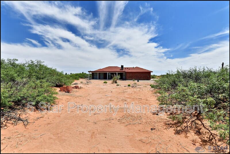 El Paso House: 14101 Koshare Ct