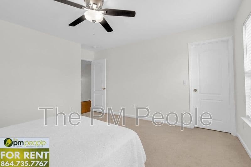 Simpsonville House: 39 Pfeiffer Ct.