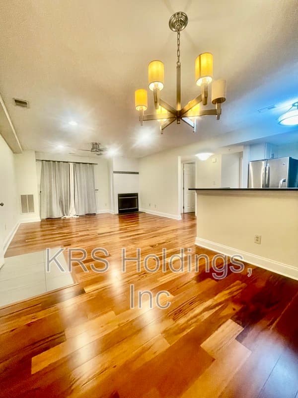 Alexandria Condo: 6917 Mary Caroline Cir
