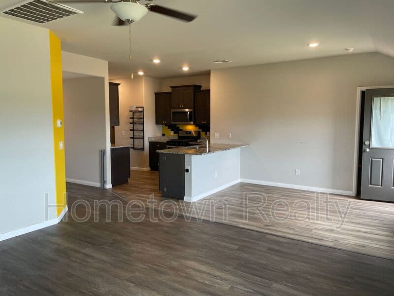 El Reno House: 1712 Vermilion Lane
