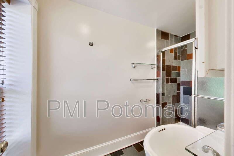 Washington Condo: 1952 Calvert Street Northwest
