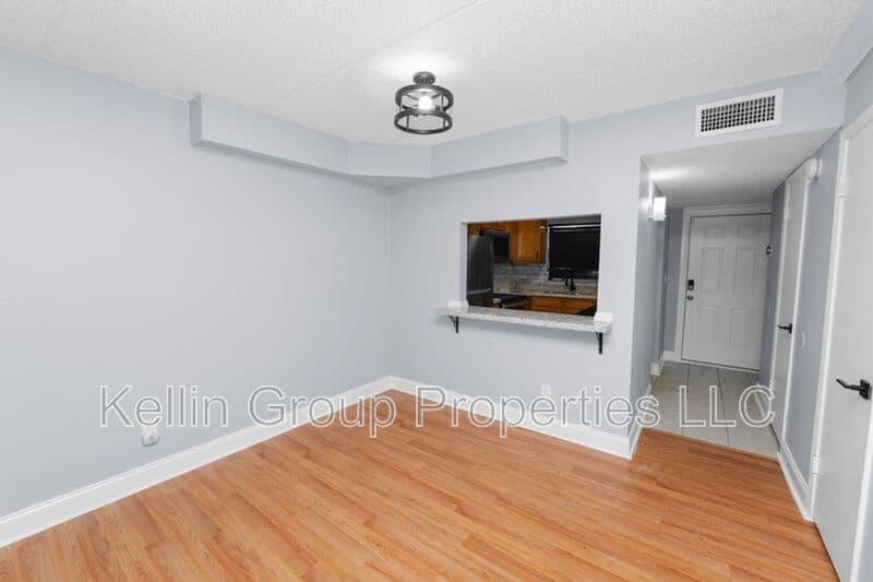 Tampa Townhome: 2862 Somerset Park Dr