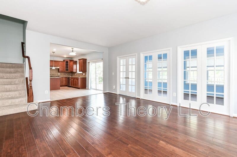 Ashburn House: 21026 Potomac Trail Cir