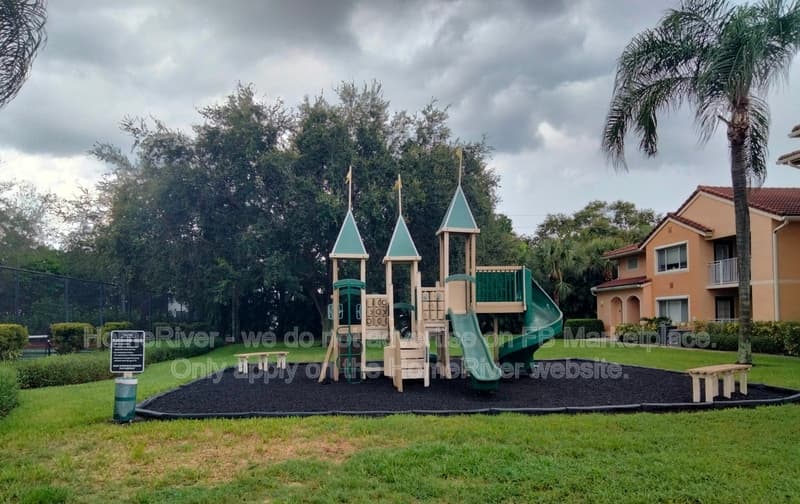 Port Saint Lucie House: 201 SW Palm Dr