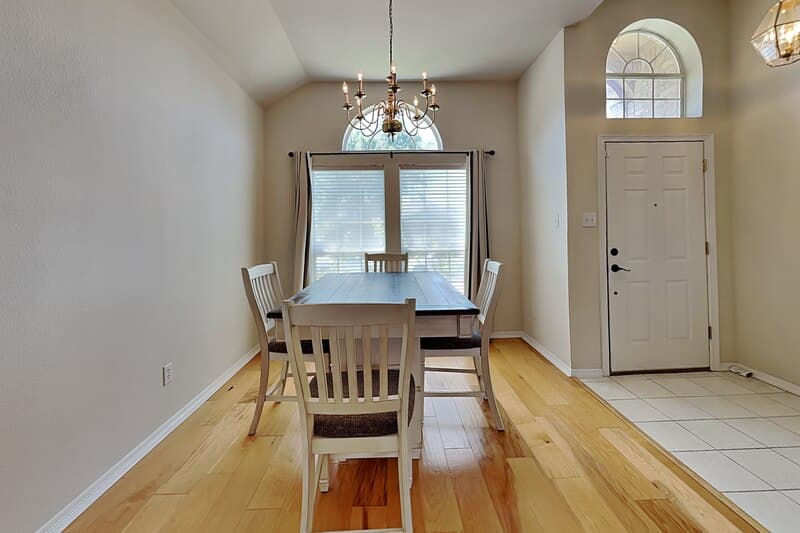 Carrollton House: 1716 Alpine Dr