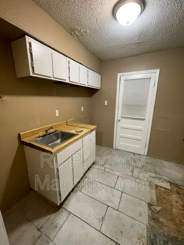 Memphis House: 1766 Cincinnati Rd