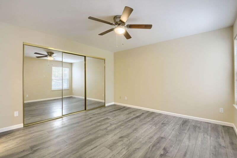 Centennial Condo: 6755 S Ivy St