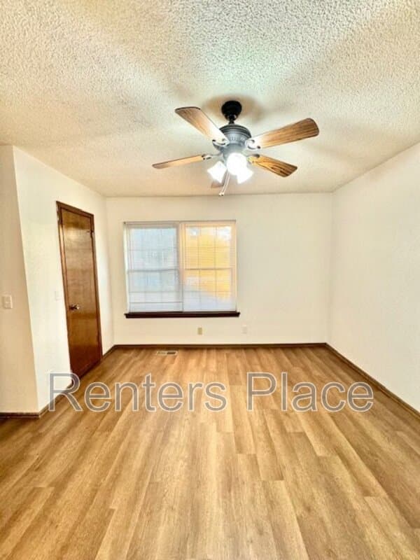 Broken Arrow House: 621 South Fir Avenue