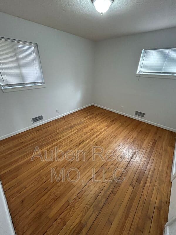 Independence House: 20808 E 13th Ter S.