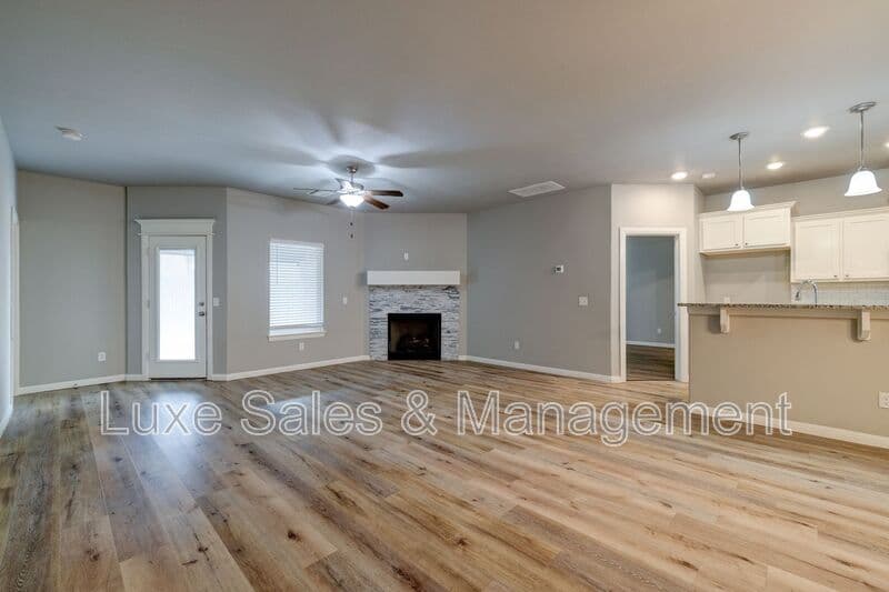 Edmond House: 6259 NW 177th Circle