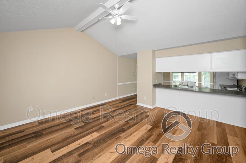 Mobile House: 3020 Barlett Dr