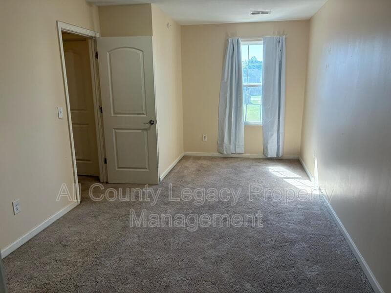 Conyers House: 2072 Belmont Cir
