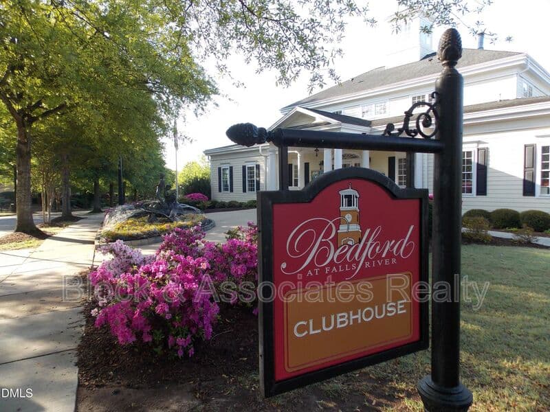 Raleigh House: 3113 Settle In Ln