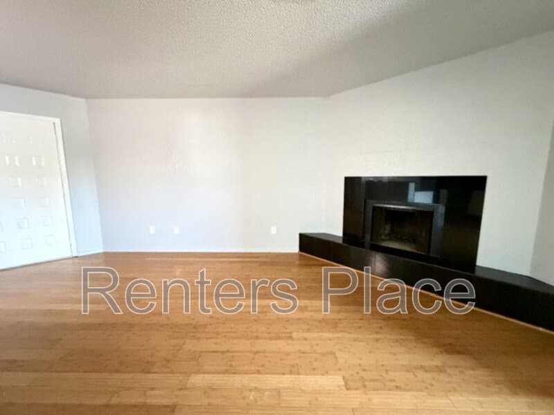 Tulsa House: 1207 South Quaker Avenue