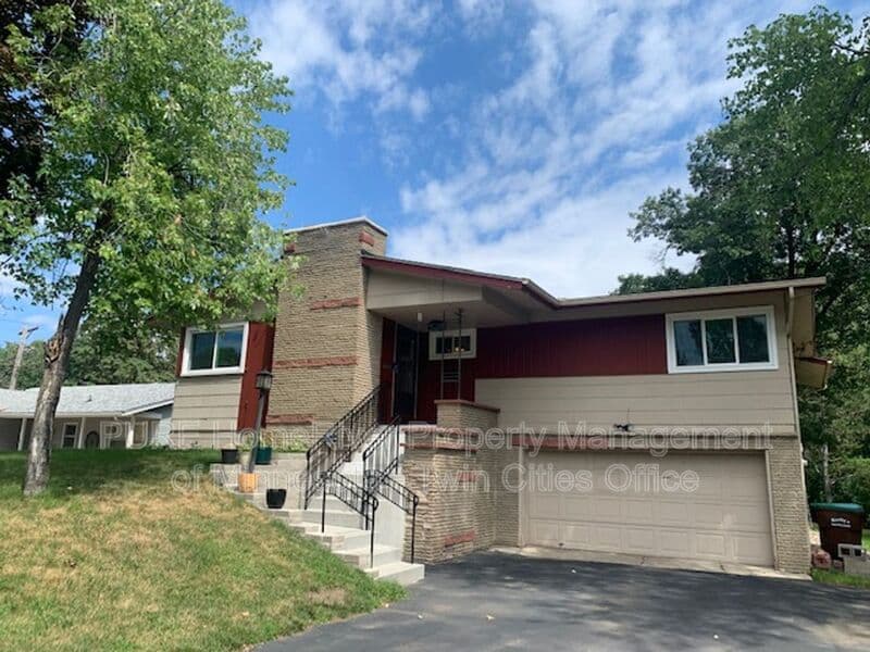 Crystal House: 4160 Kentucky Ave N