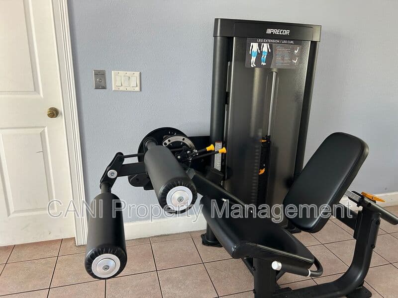 Kissimmee Townhome: 1134 South Beach Circle