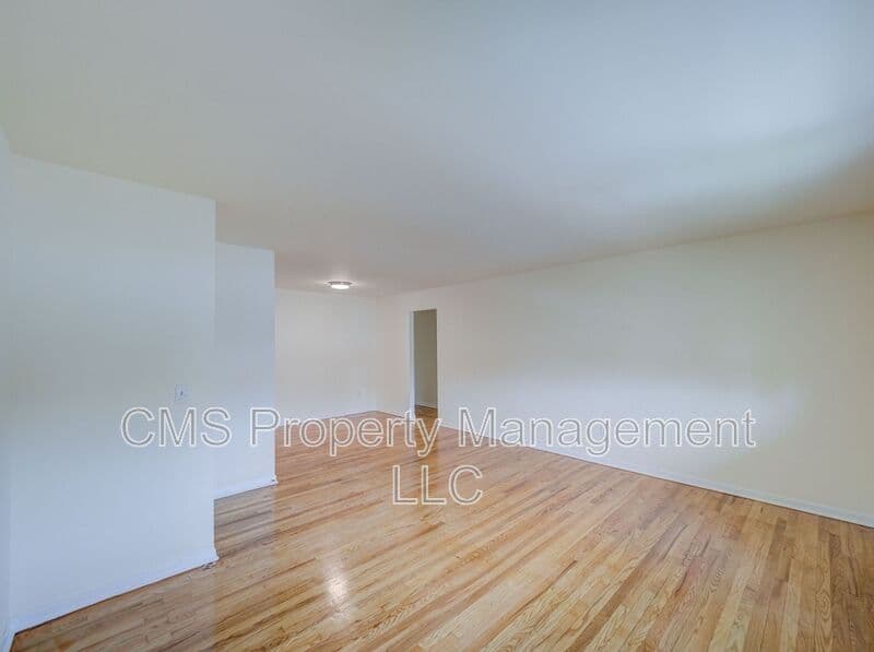 Vauxhall Condo: 287 Montclair Avenue
