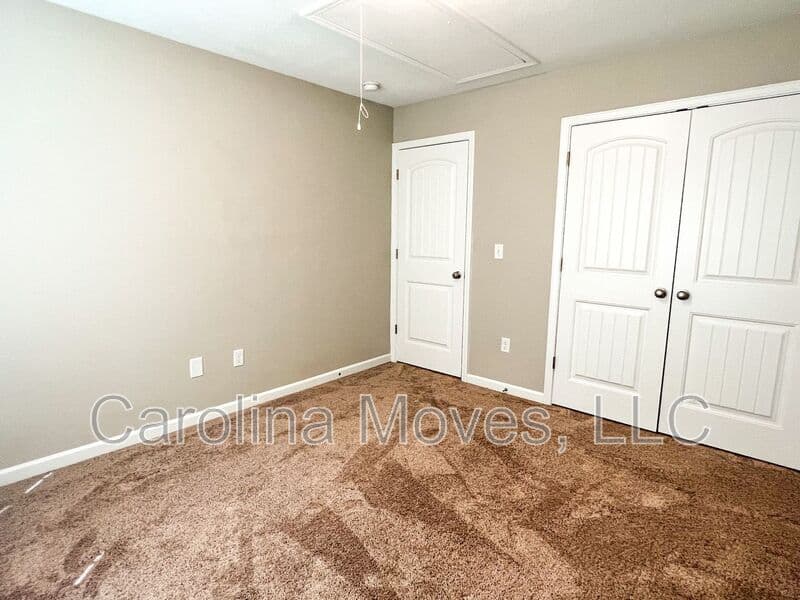 Simpsonville House: 260 Lockeland Park Drive