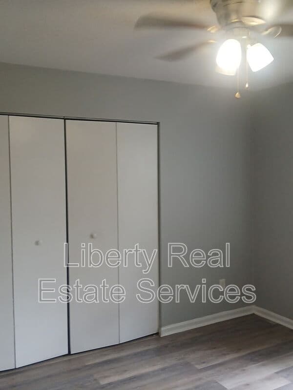 Hinesville House: 910 Berkshire Ter