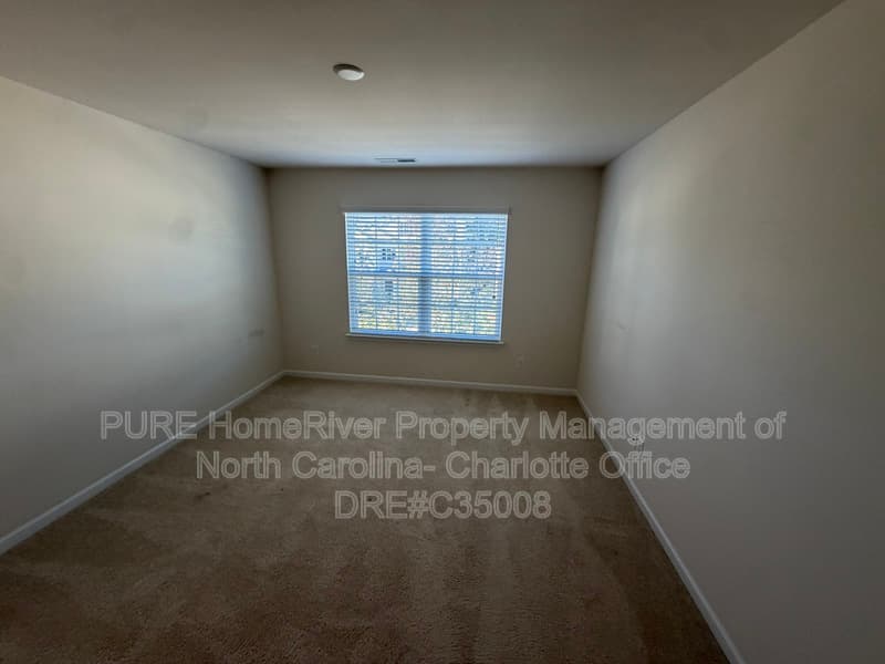Mooresville House: 150 Farmers Folly Drive
